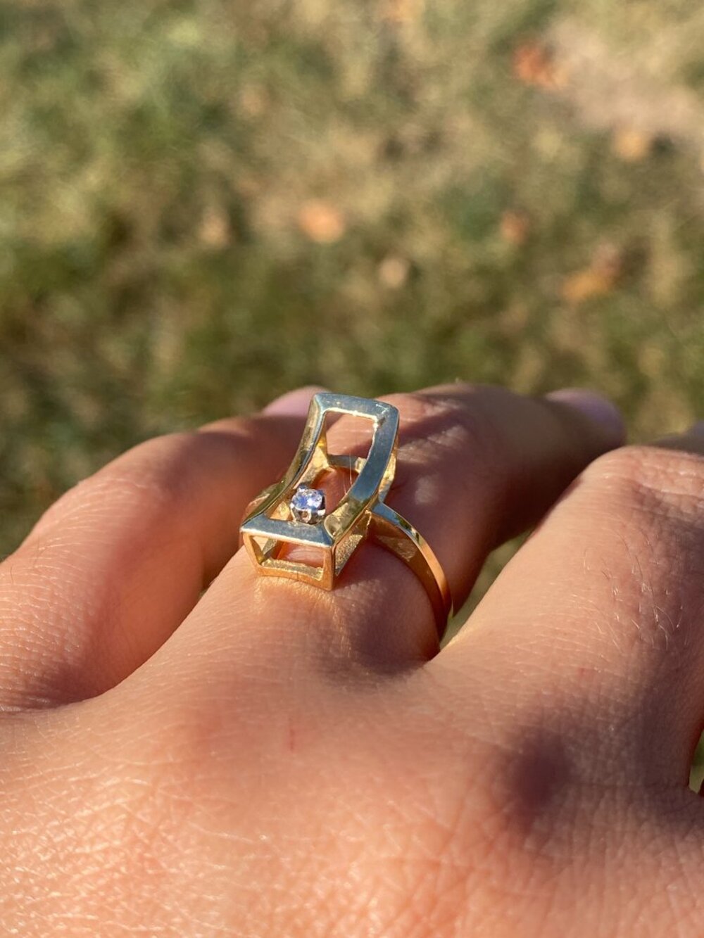 Vintage Diamond Ring in 14k Yellow Gold - Picture 9 of 10